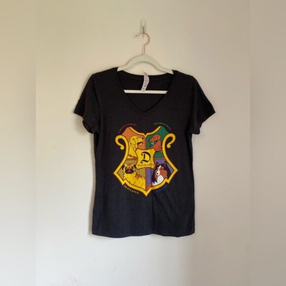 Dogwarts Harry Potter Themed Graphic Tee Shirt V-Neck Size M - Picture 1 of 6
